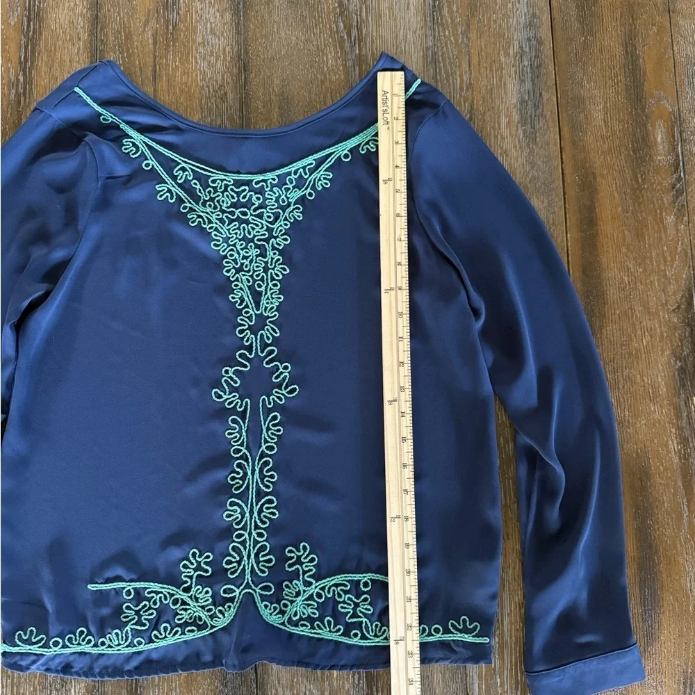 Buttons Women’s Navy Blue Blouse with Green Embroidery Size M - Picture 5 of 8